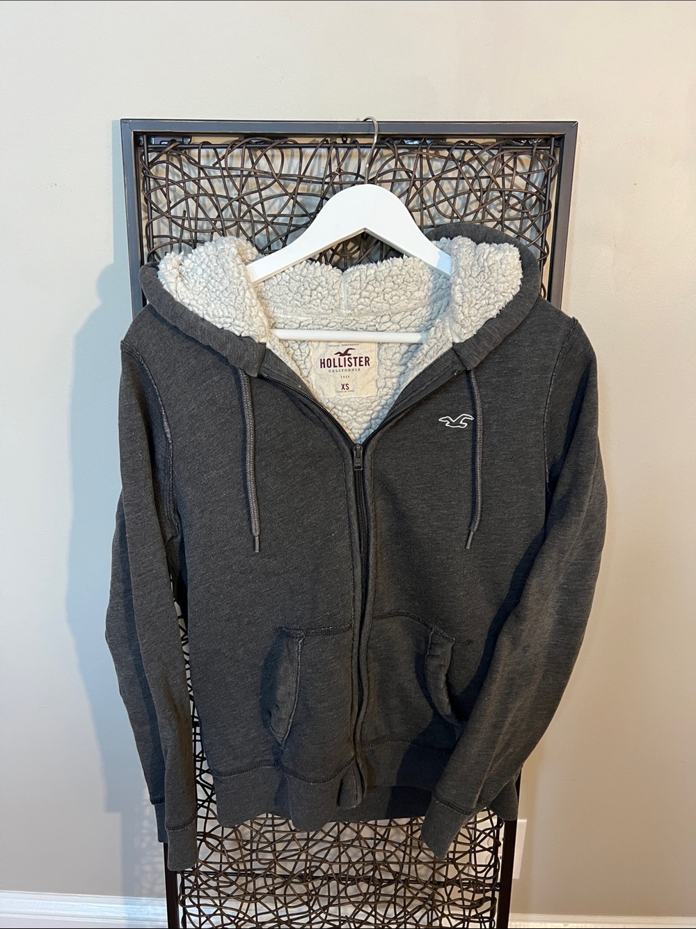 Hollister vintage Y2K Pacific Merchants sherpa hoodie zip dk grey distressed XS